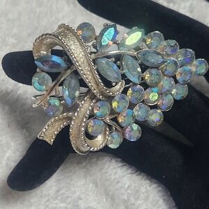 Vintage Silver Tone Aurora Borealis Rhinestone Cluster Ribbon Brooch Pin 2 Inch